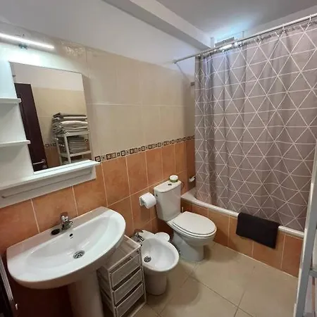 Piso Familiar 2 Dorm. Cocina * 로스 레알레호스